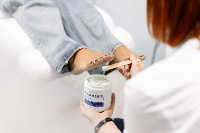 Сахарный диабет и синдром диабетической стопы в кабинете мастера педикюра